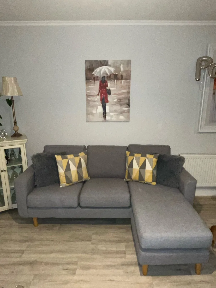 Grey 3 seater couch/sofa - Image 1
