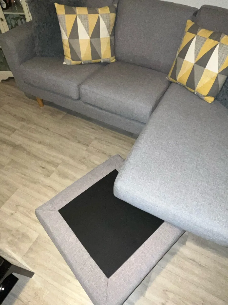 Grey 3 seater couch/sofa - Image 4