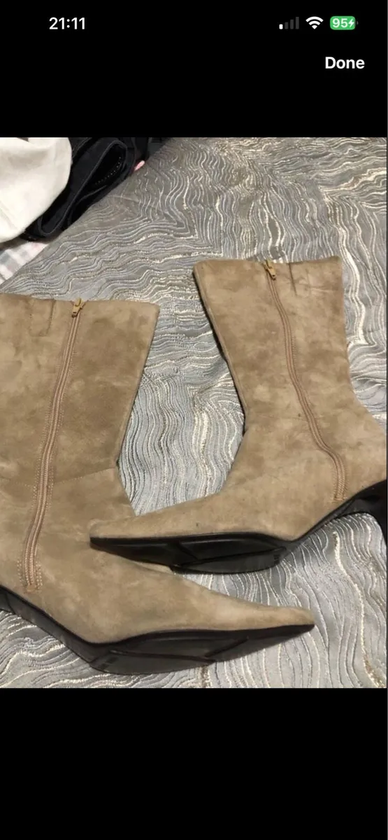 Ladies Nine West boots size 5 €15 - Image 2