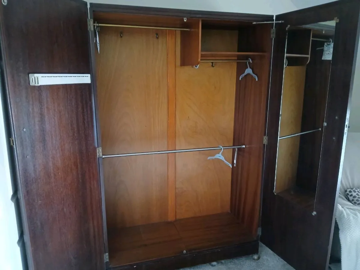 Big double Wardrobe - Image 3