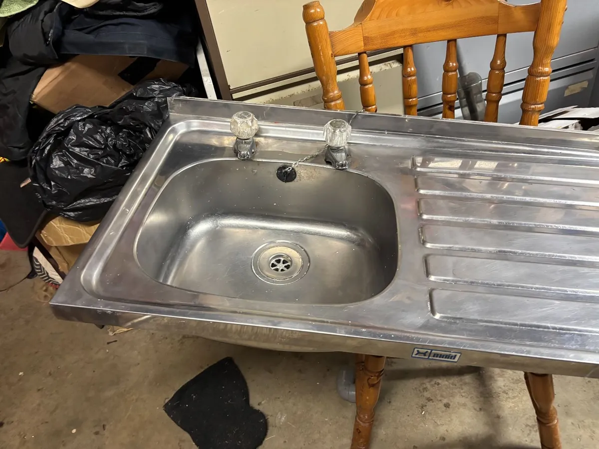 SINGLE DRAINER SINK WITH TAPS - Image 2