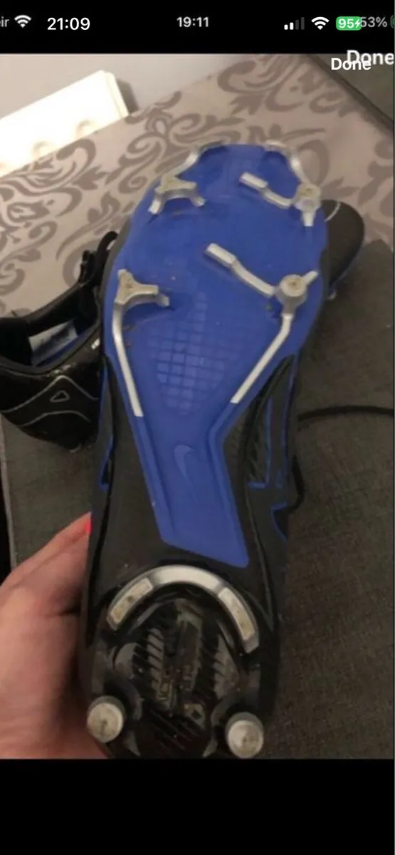 Boys Nike vapour max boots size 6 €40 - Image 3
