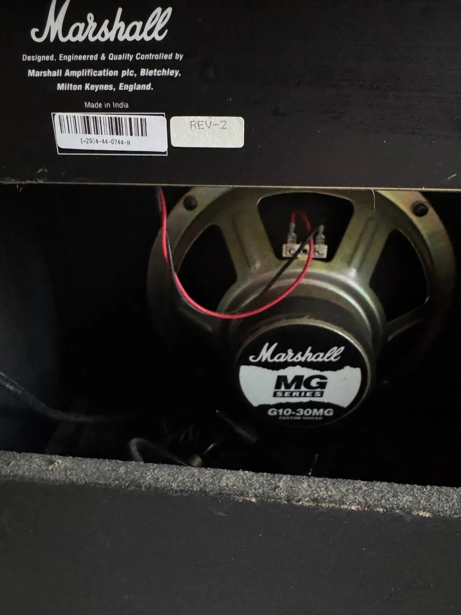 Marshall MG30 DFX - Image 2
