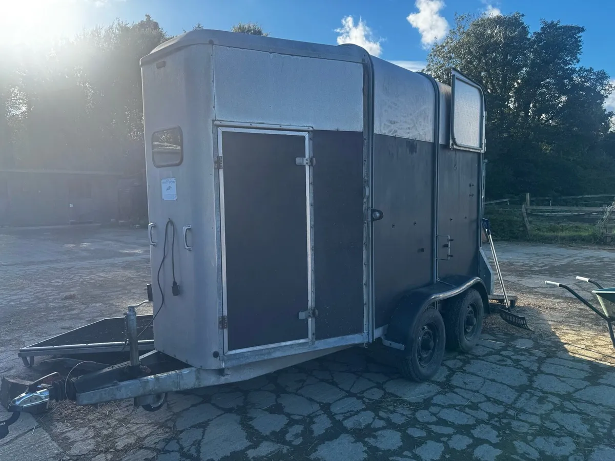 Ifor Williams 505 Horse Trailer - Image 1