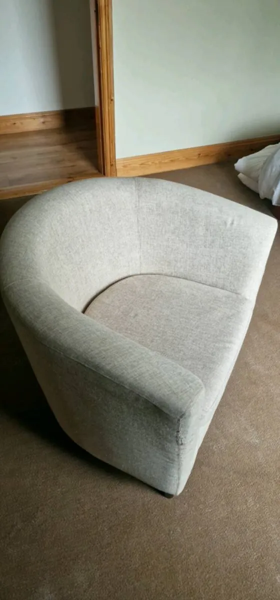Tub chair - Image 1