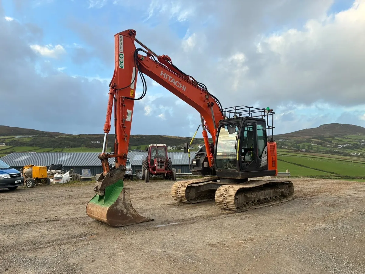 Hitachi zaxis 135-5 - Image 1
