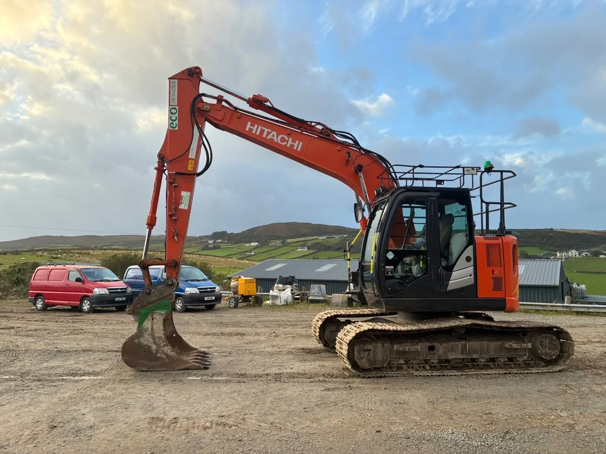 Hitachi zaxis 135-5 - Image 2