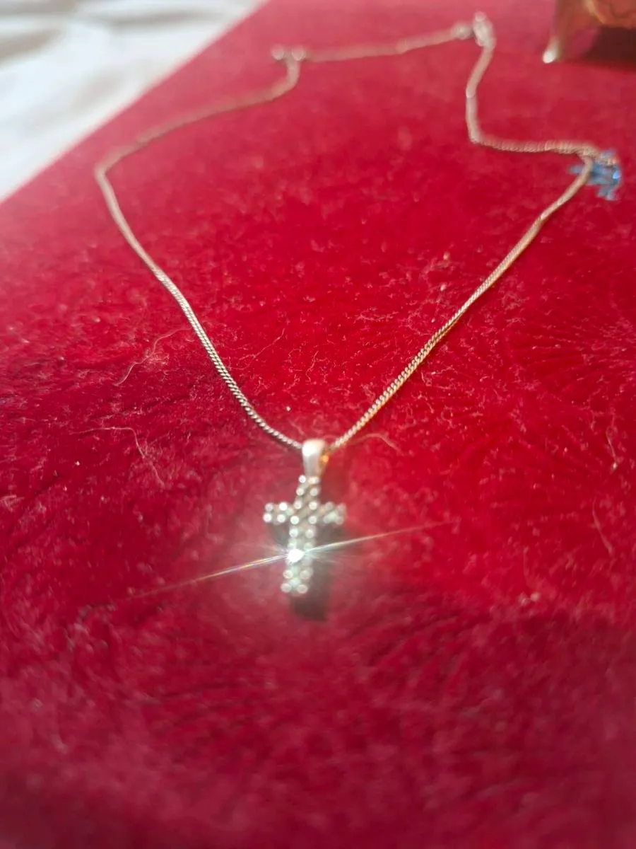 925 Vintage Sterling Silver Cross Pendant - Image 1