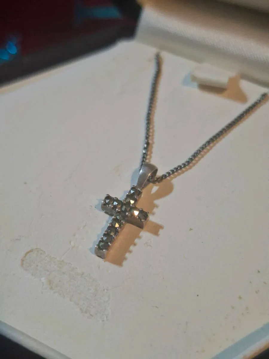 925 Vintage Sterling Silver Cross Pendant - Image 2