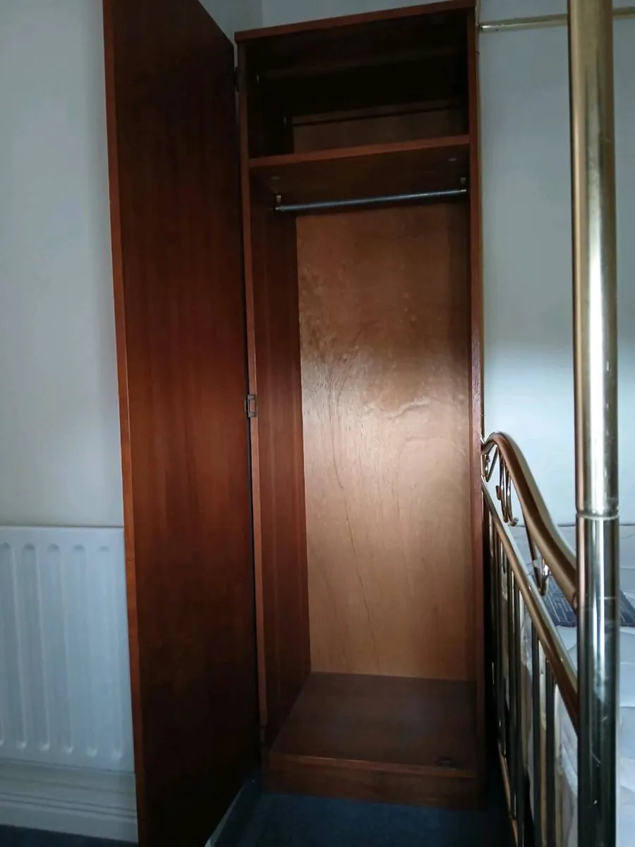 Two matching Single Wardrobes and chest of drawers - Image 4