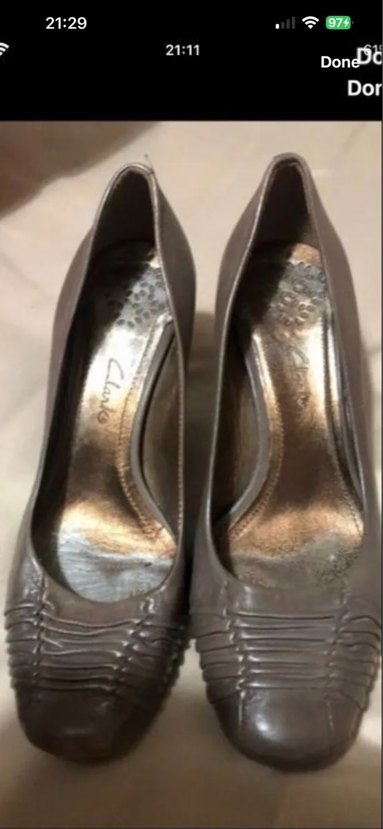 Ladies Clark’s leather shoes size 5.5 €15 - Image 4
