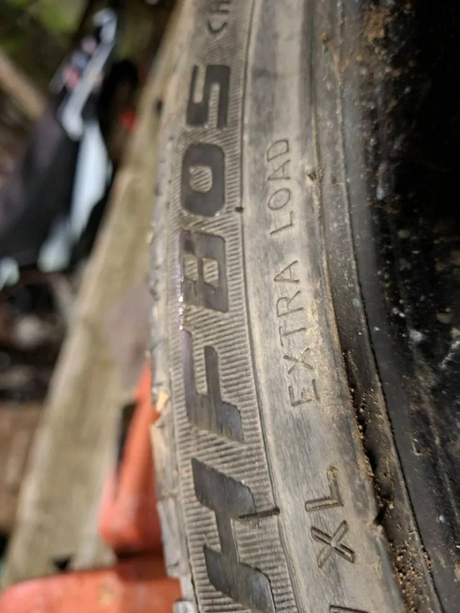 Tyre 225/40R/19 HF 805 - Image 2