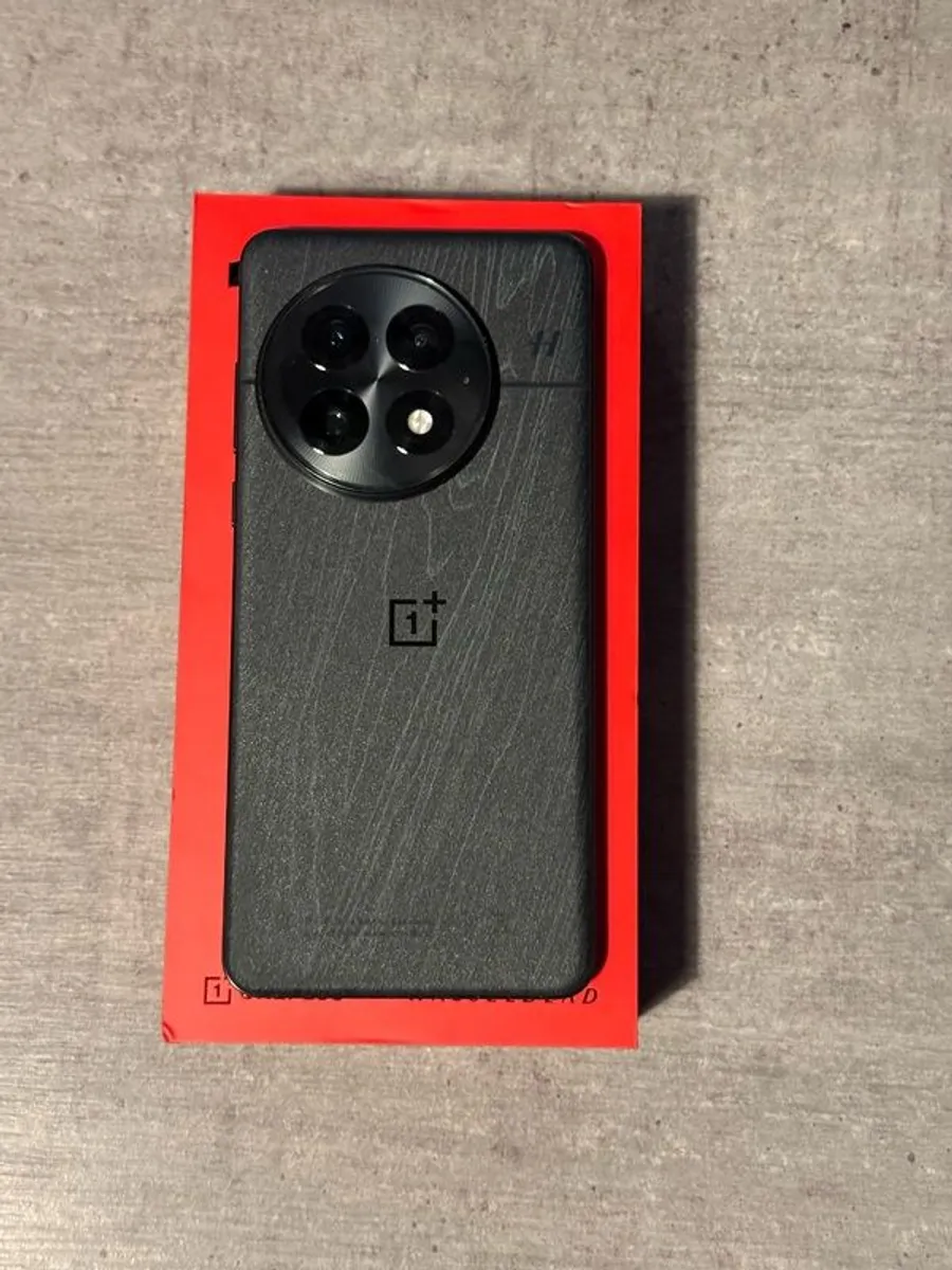 Oneplus 13 - Image 2