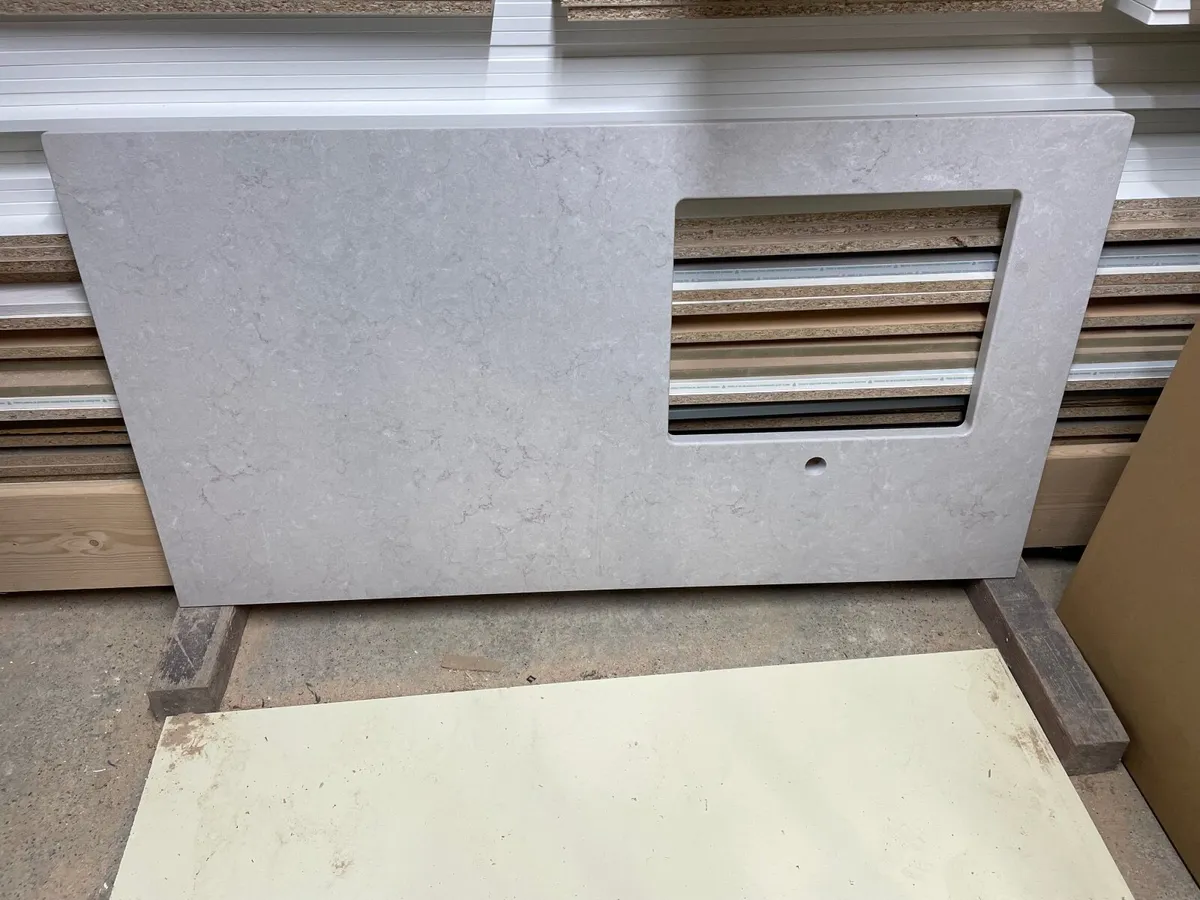 Qarz worktop for sale - Image 2