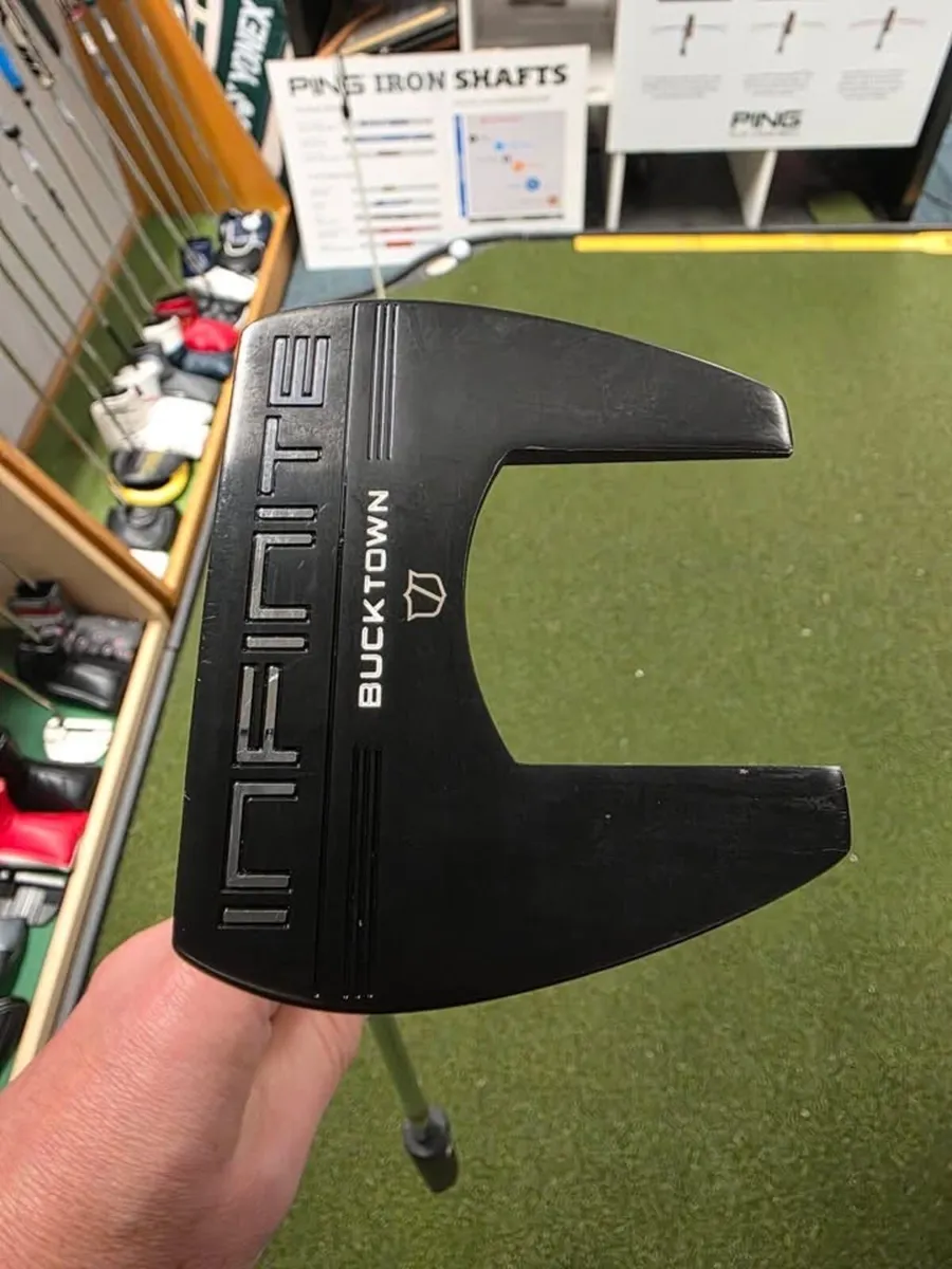 Left Hand Wilson Infinite Bucktown Putter - Image 1
