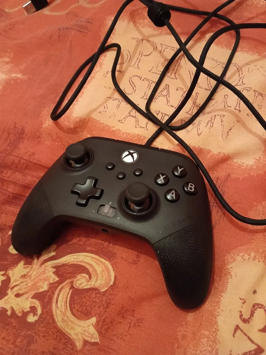 PowerA FUSION Pro 4 Wired Xbox Controller - Image 3