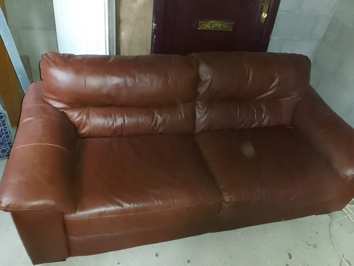 Leather couch - Image 2