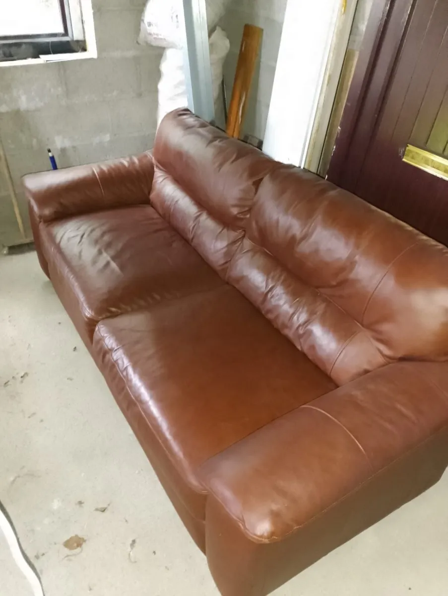 Leather couch - Image 3