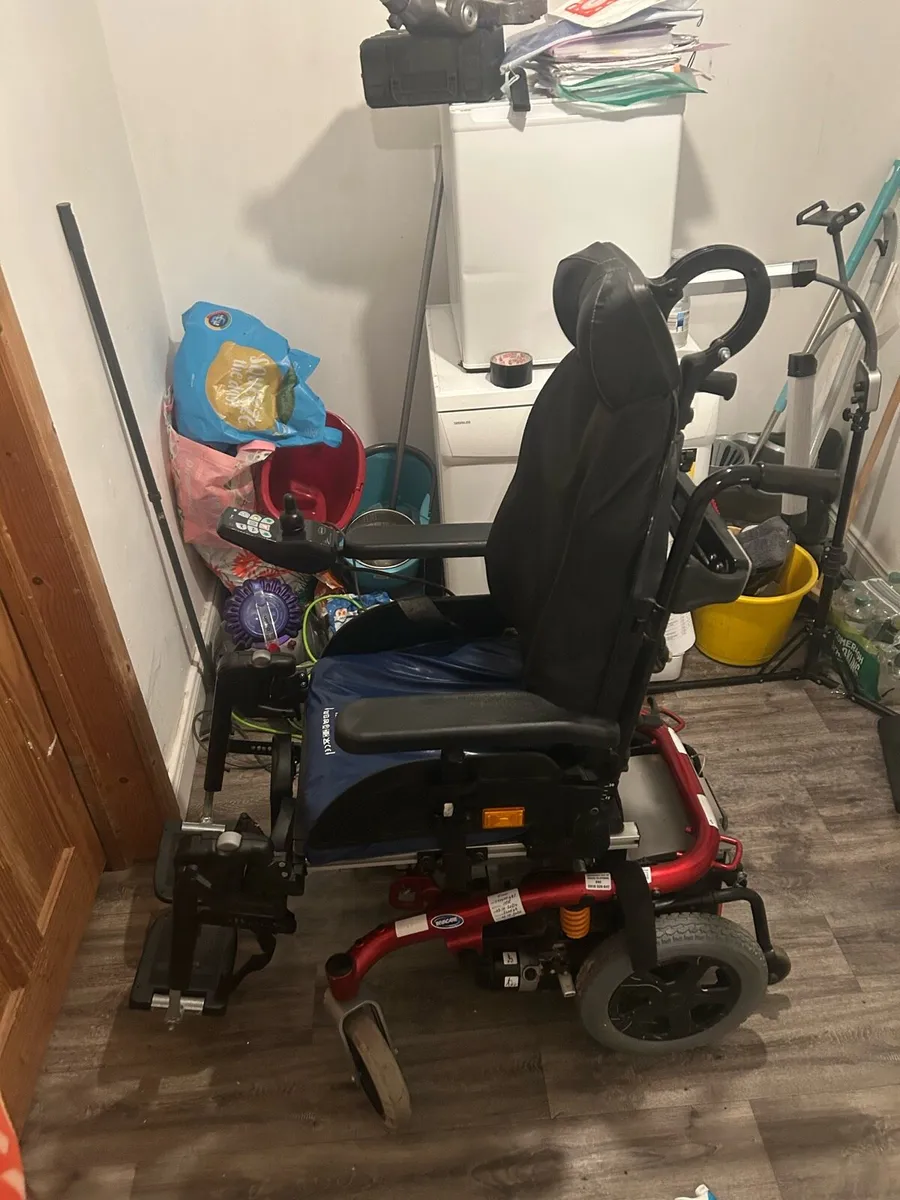 Wheel chair - Image 1