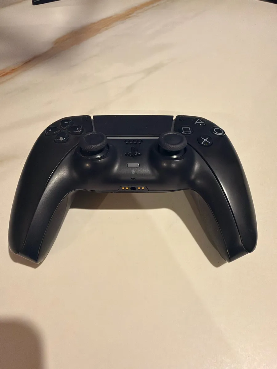 PS 5 digital and gaming monitor - Image 4