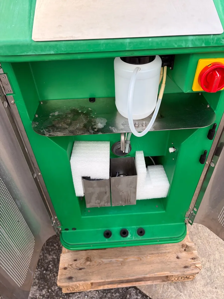 Calf Feeder - Image 2