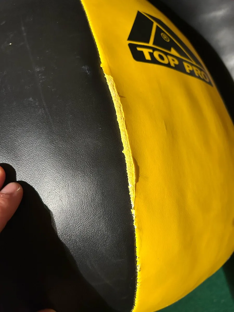 5ft adidas boxing bag and top pro maize bag - Image 4