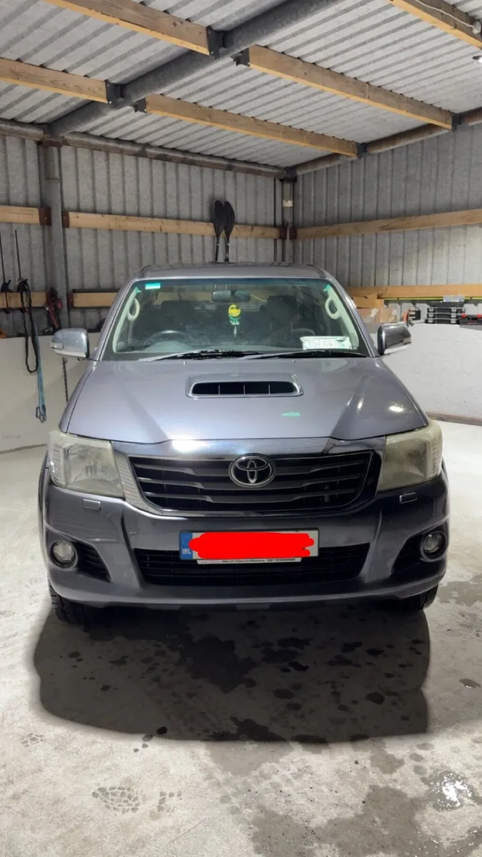 Toyota Hilux 2013 - Image 2