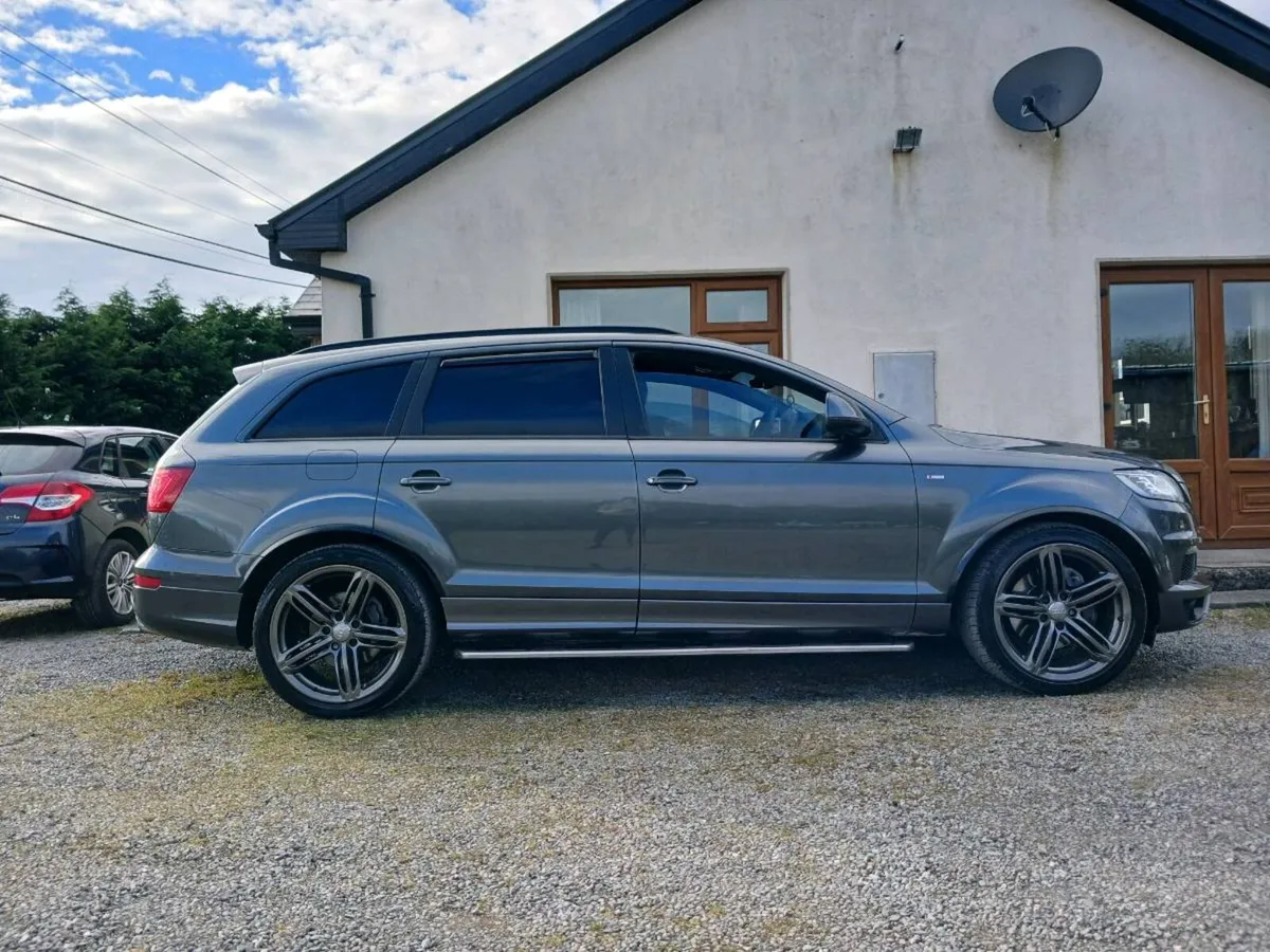Audi Q7 - Image 2