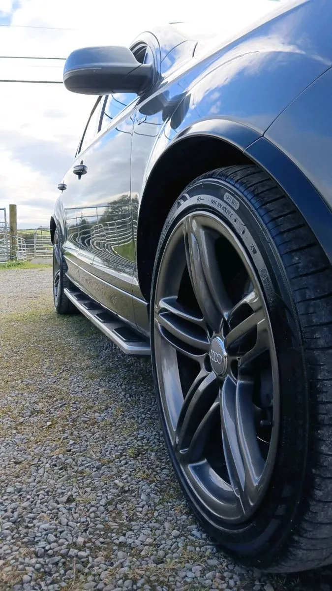 Audi Q7 - Image 3