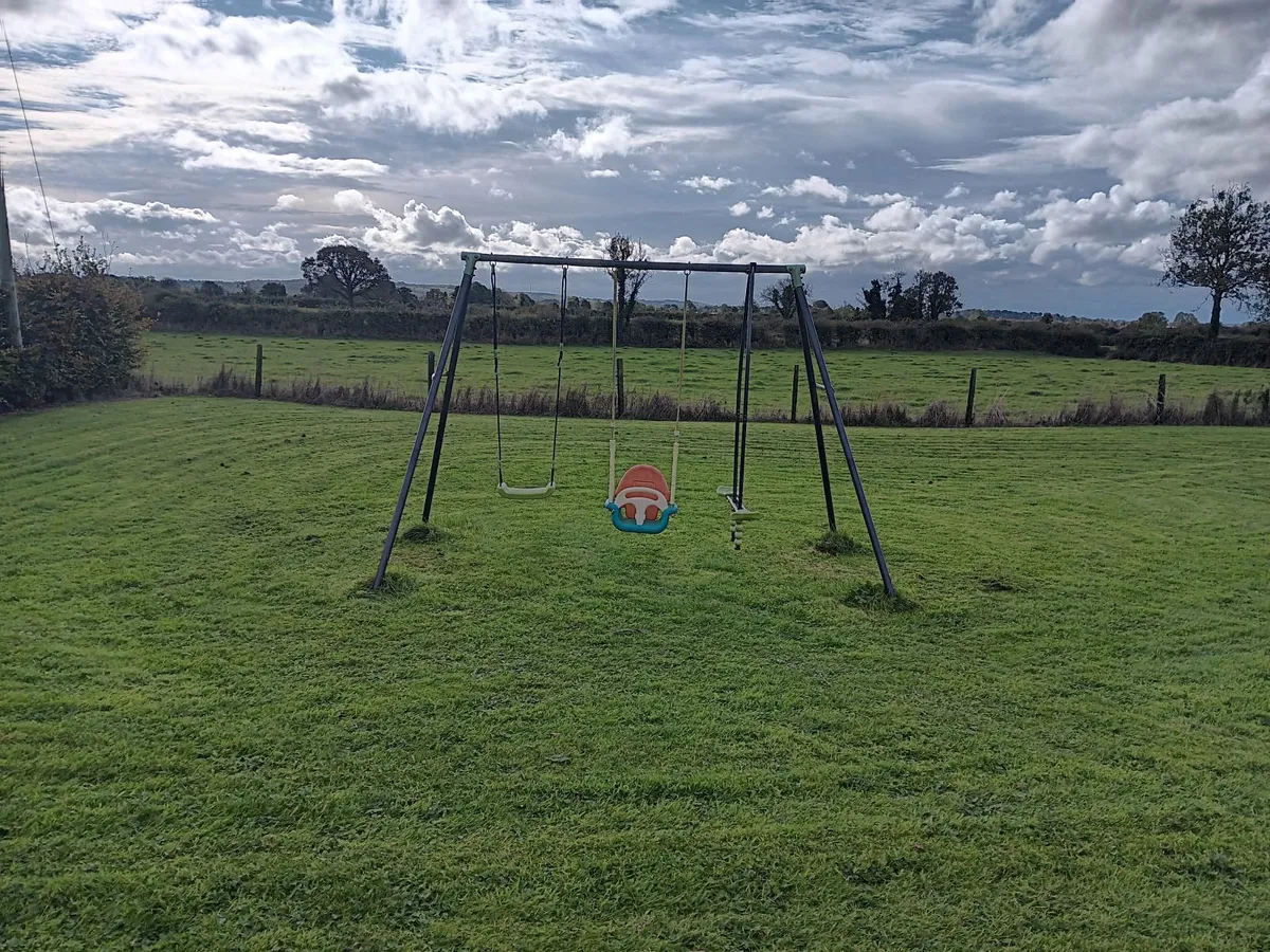 Kids garden Swing  - free for collection - Image 2