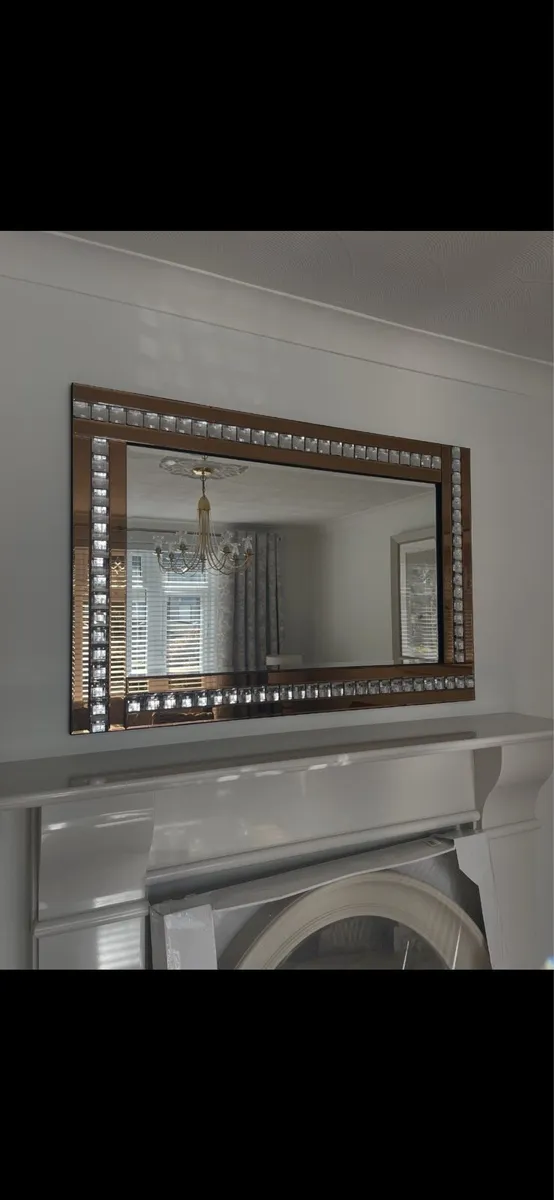Large mirror - Image 1