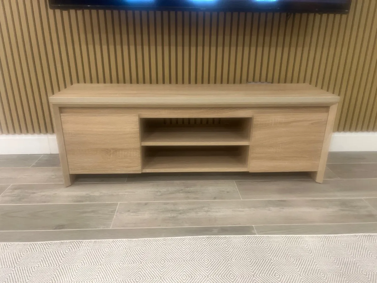 Tv stand