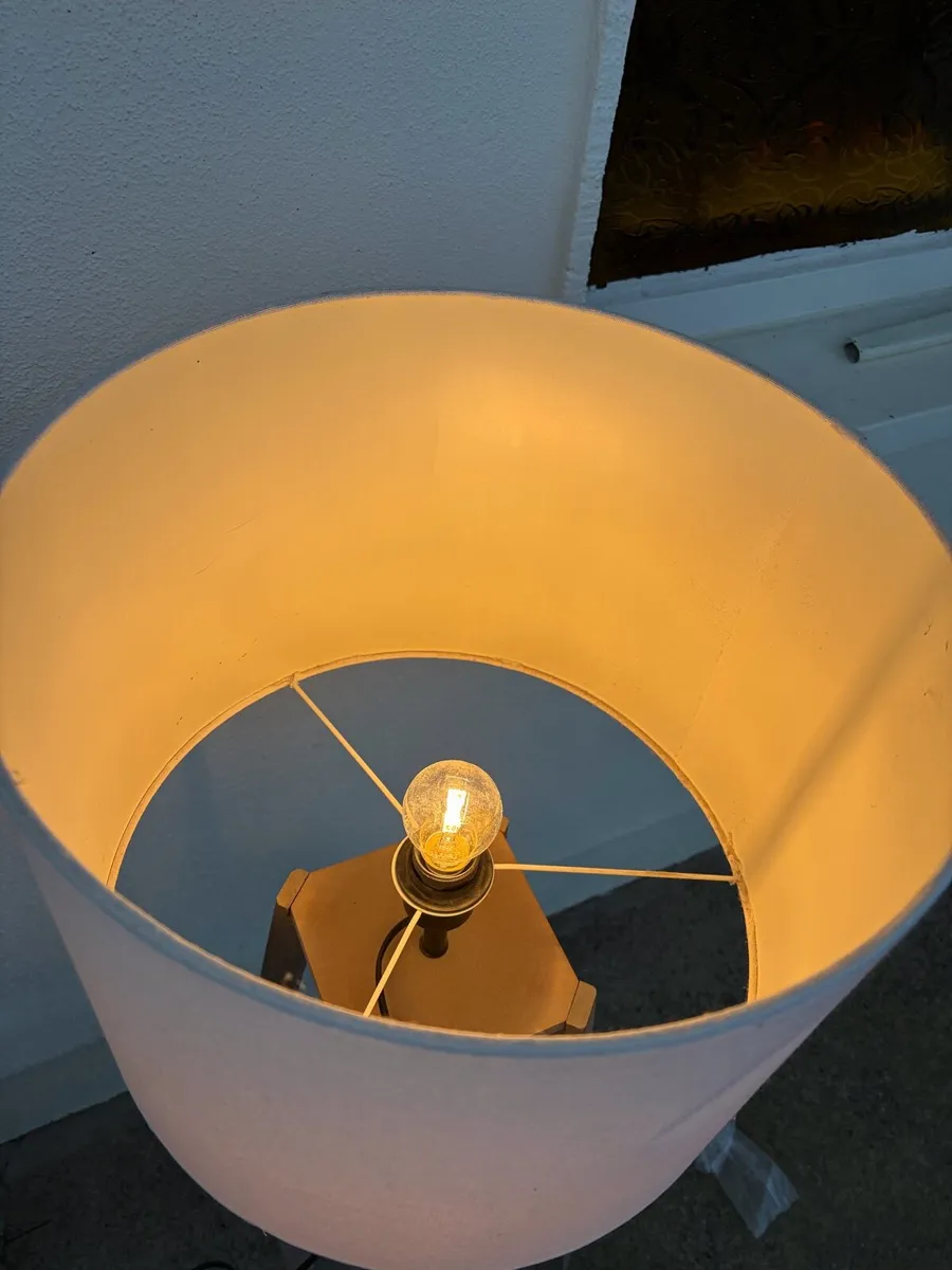 Next lamp - Image 4