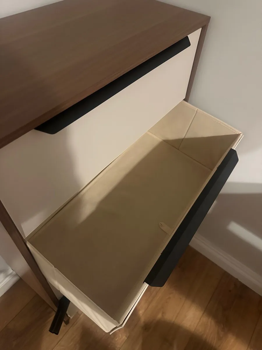 4-Drawer Chest of Drawers - Image 3