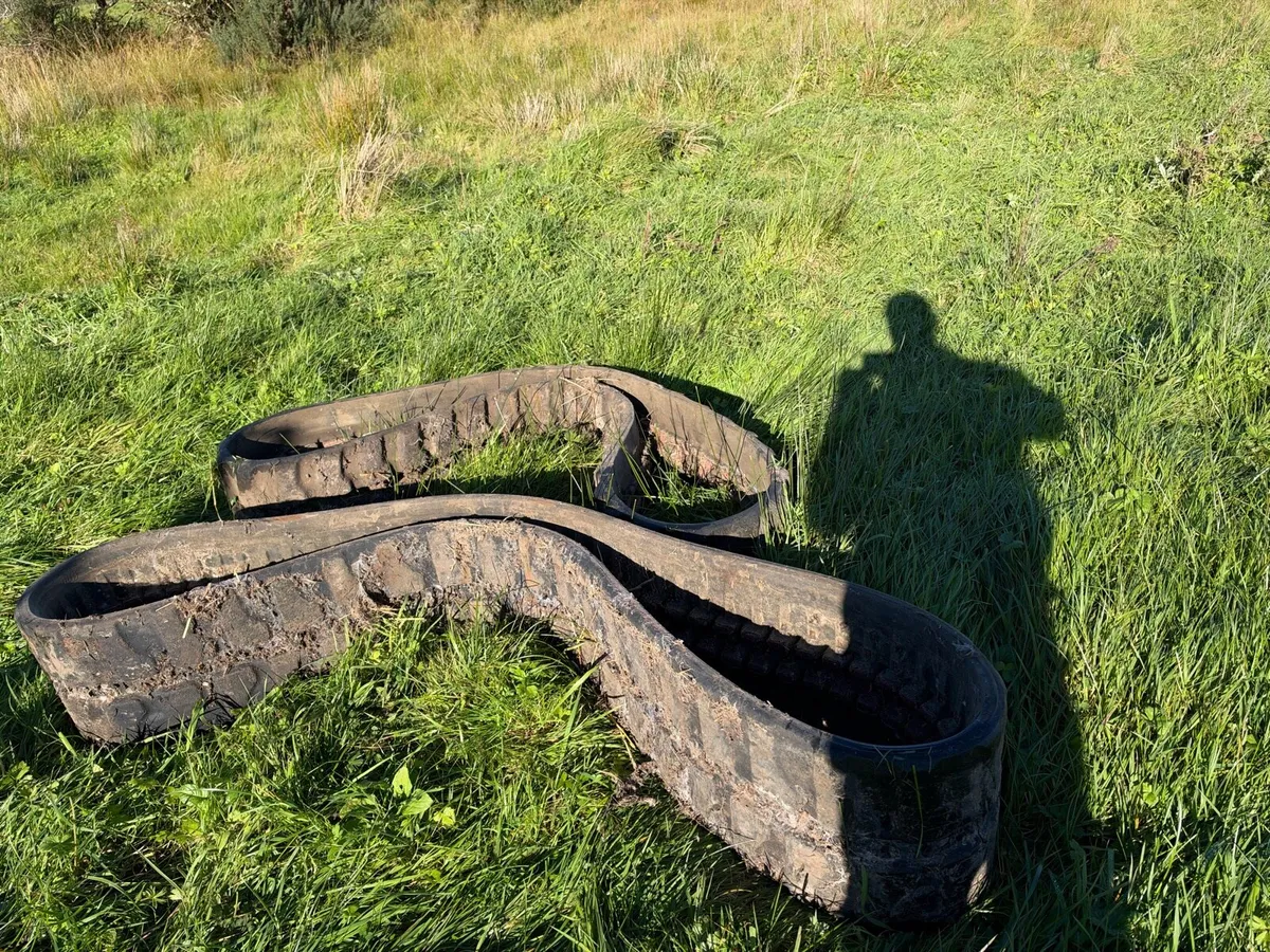 3 1/2 ton Digger tracks - Image 1