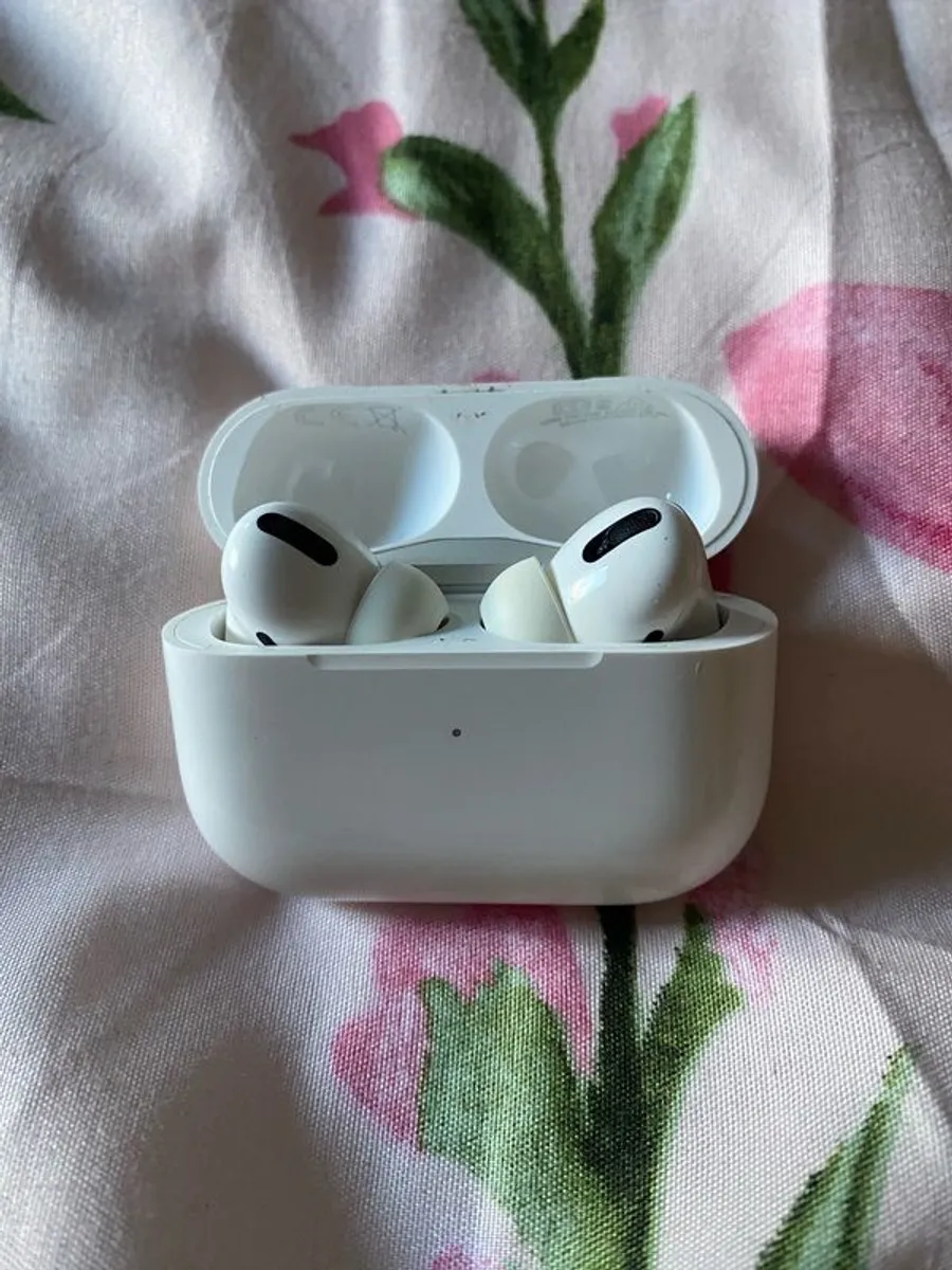 Apple air pods - Image 2