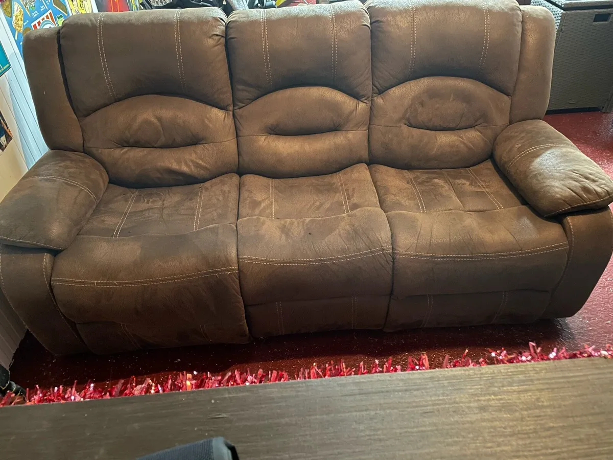 3 seater couch x 2 - Image 2