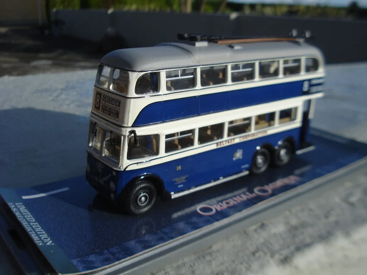 CORGI OOC BELFAST CORPORATION TROLLEY BUS. - Image 2