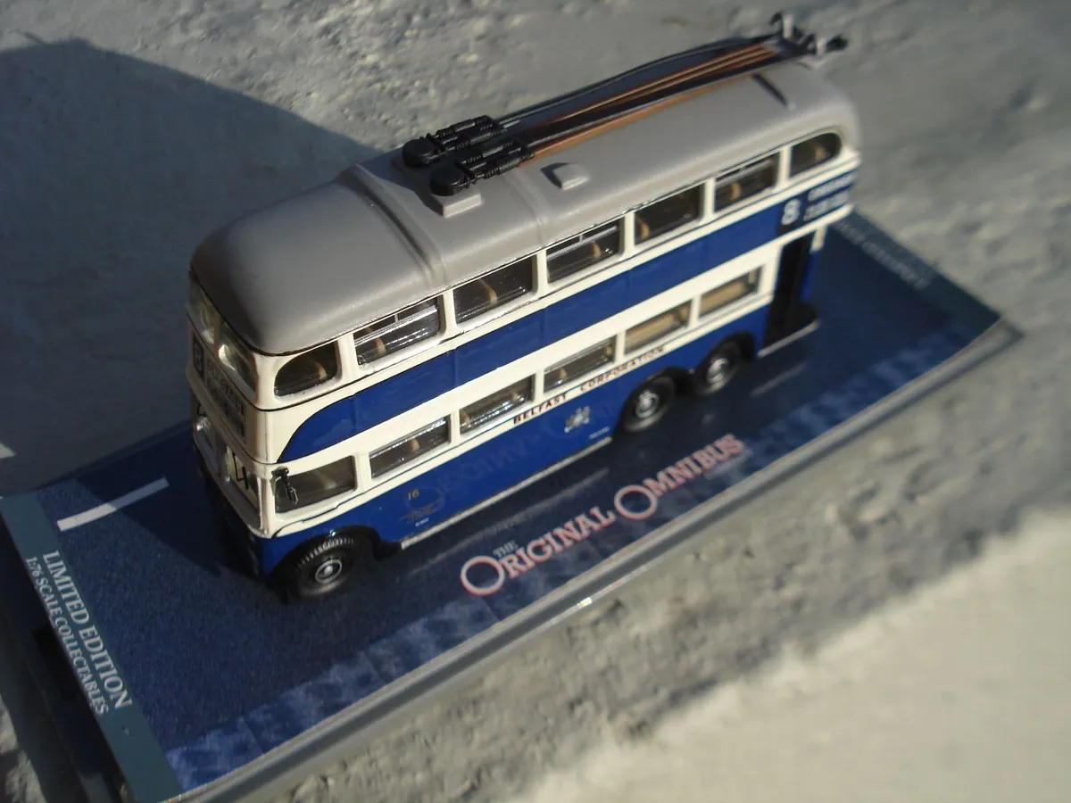 CORGI OOC BELFAST CORPORATION TROLLEY BUS. - Image 3