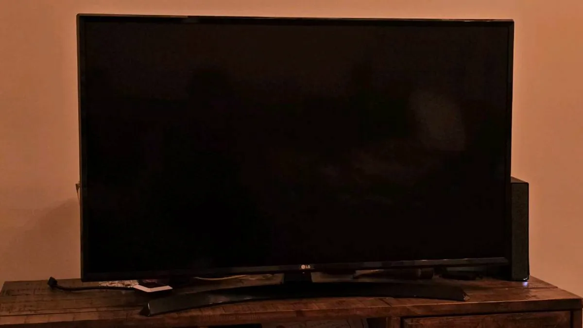 LG 43" 4K Ultra HD Smart TV (Model: 43UJ634V) - Image 1