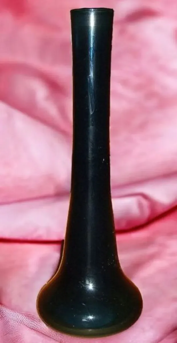 Vintage 20” Tall Teal Art Glass Bud Vase-Harrods - Image 4