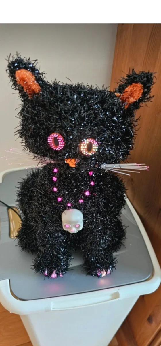 Halloween decorations - Image 1