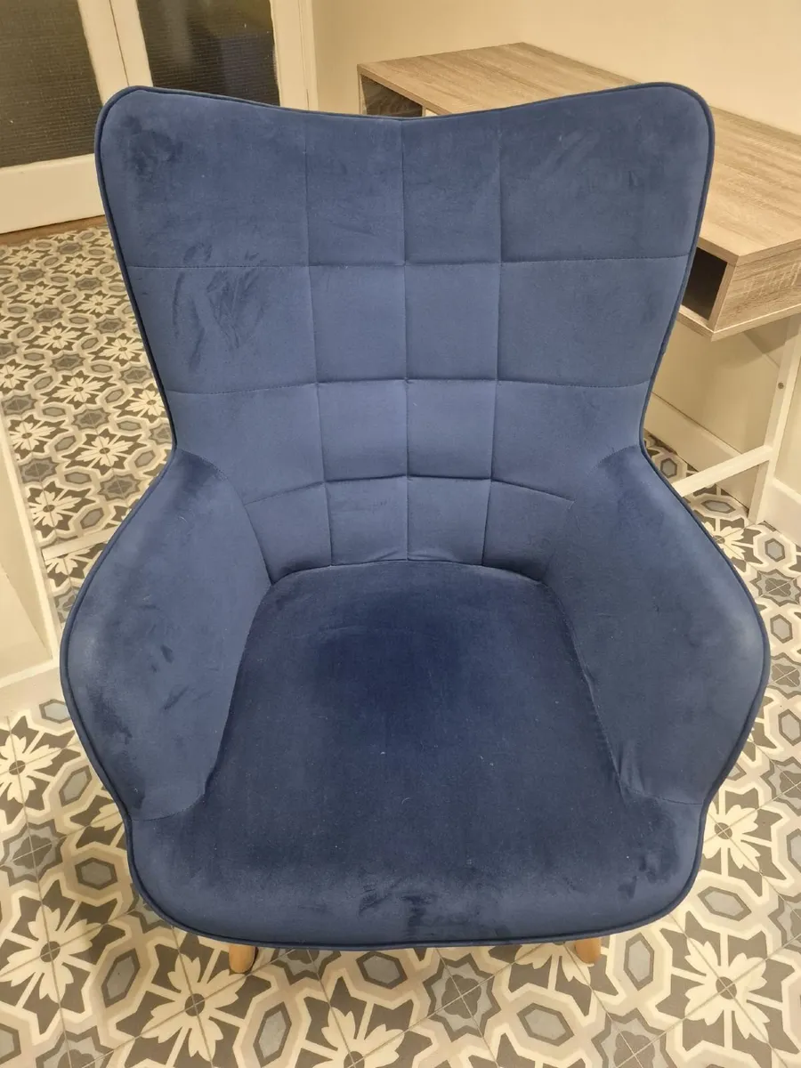 Navy blue velvet wingback armchair - Image 2