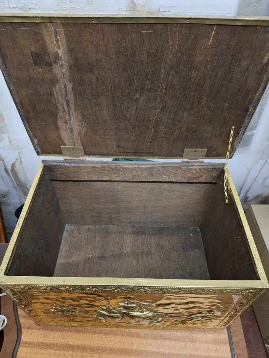 Vintage brass coal scuttle - Image 2
