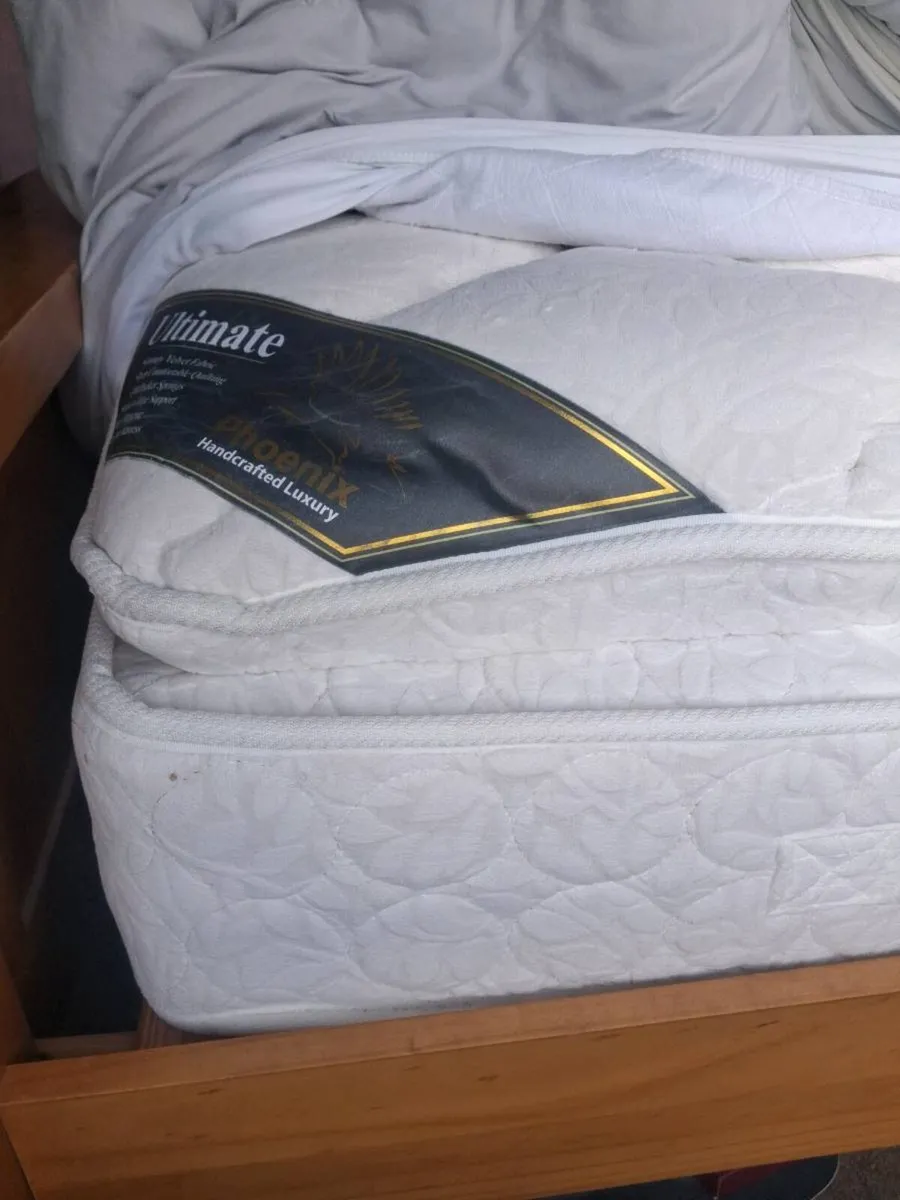 Bed and mattress - Image 3
