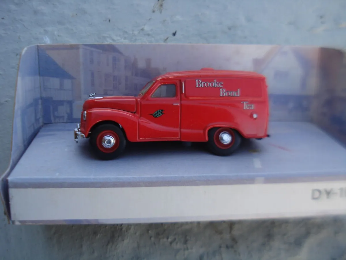 MATCHBOX DINKY COLLECTION. AUSTIN A40. 1/43 SCALE. - Image 2