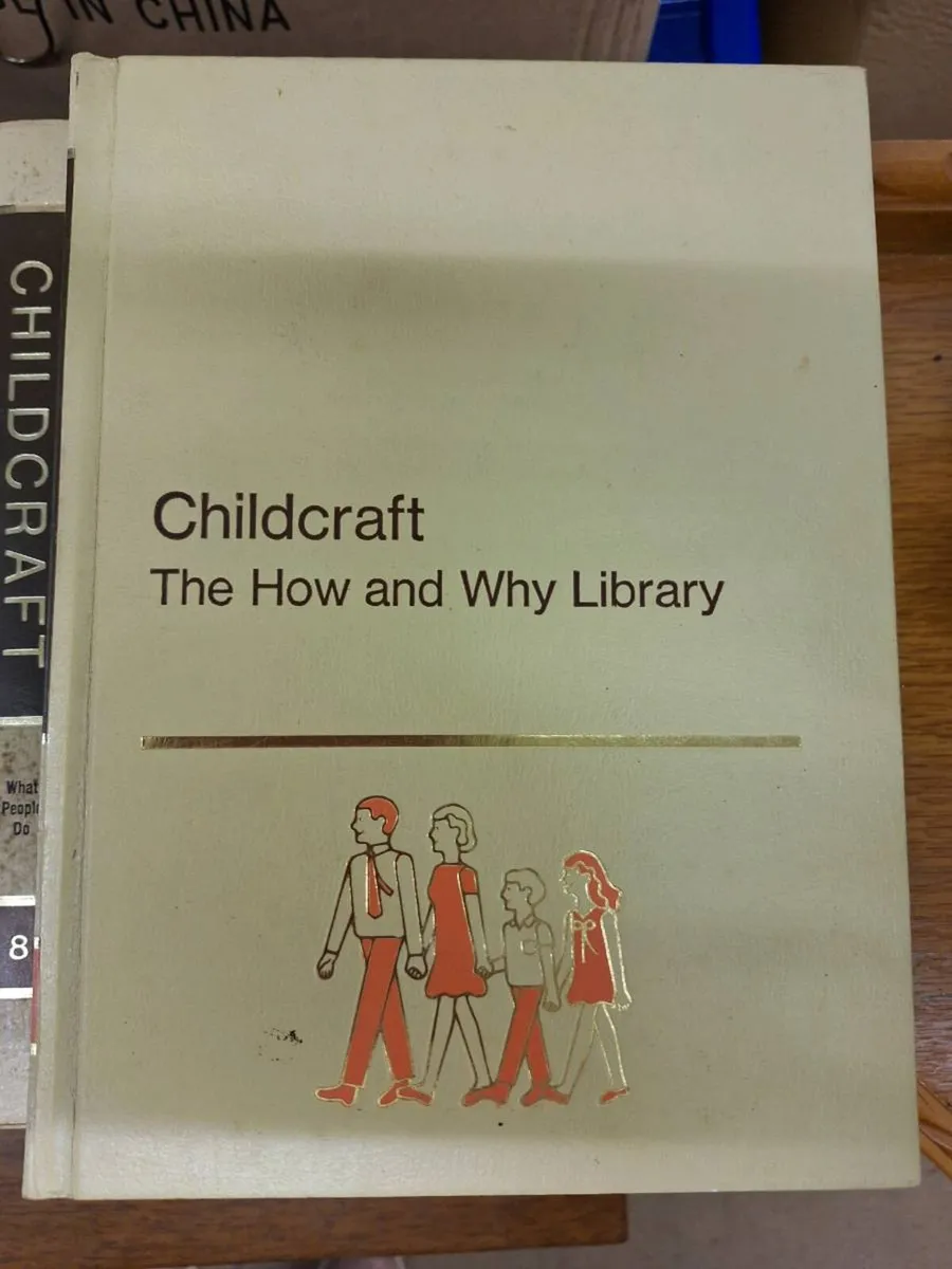 Vintage Childcraft books 1 to 15 - Image 3