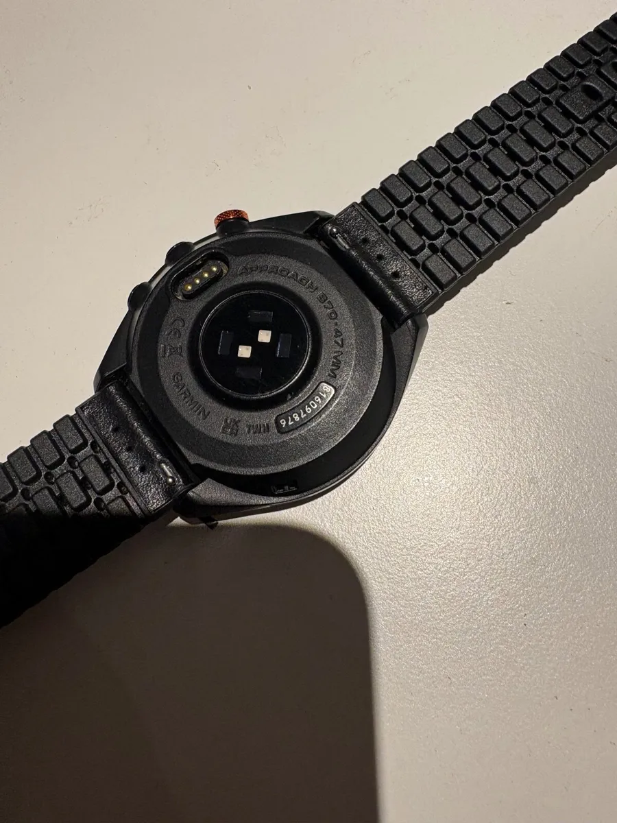 Garmin s70 golf watch - Image 2