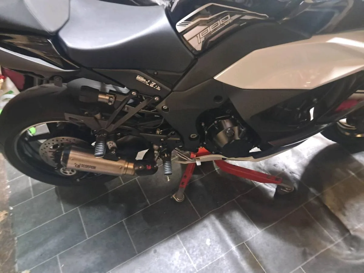 2022 kawasaki z1000sx - Image 1