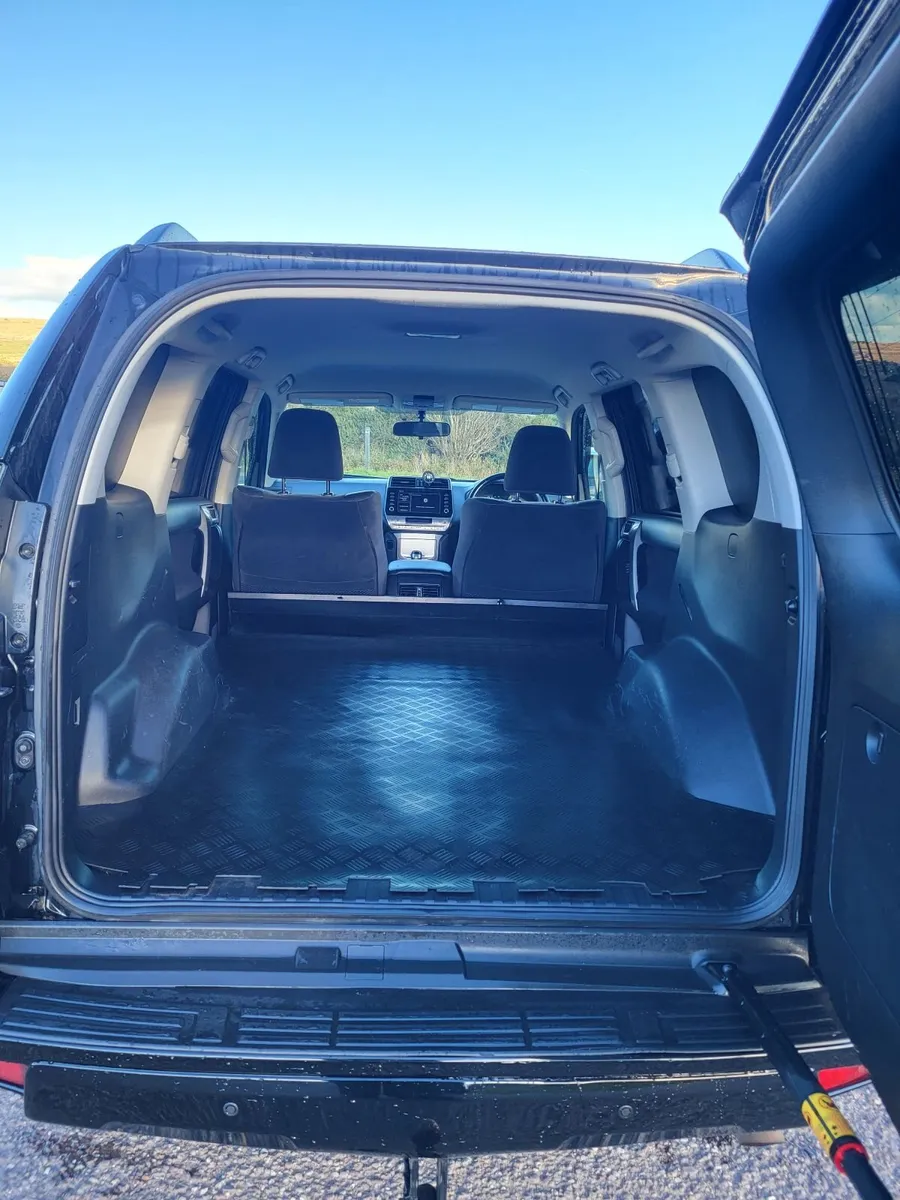 Toyota Land Cruiser - Image 4
